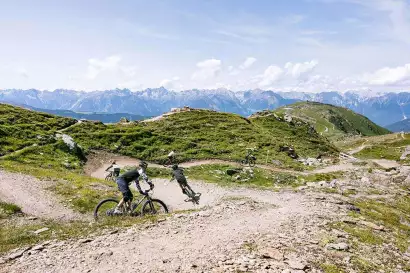 mountainbiken-am-hochzeiger-steinbocktrail--TVB-Pitztal-Severin-Wegener